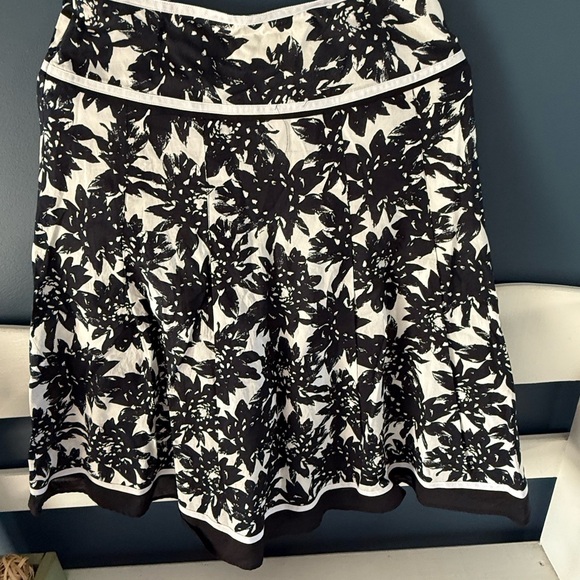 Jones New York Black and White A-Line Knee-Length Skirt - Picture 6 of 9
